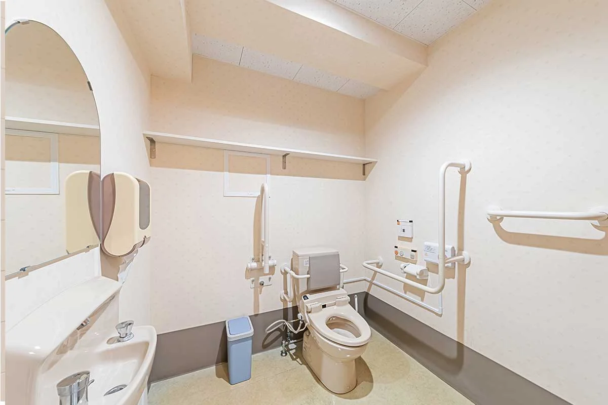 Veilig douchen met handgrepen en wandbeugels